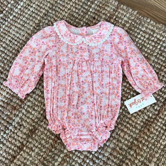 Cat & Jack Other - Cat & Jack boutique floral bodysuit.